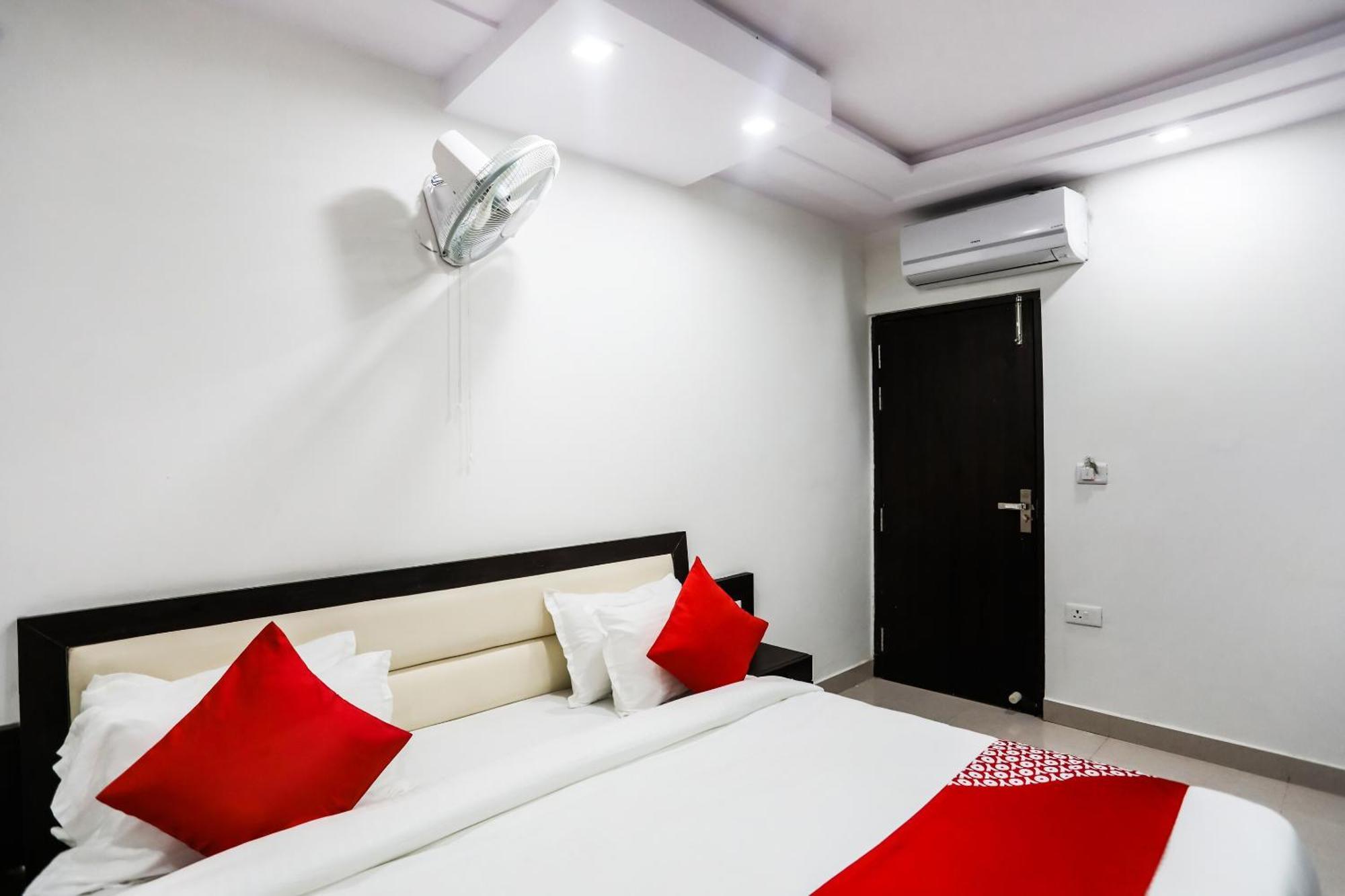 לקנאו Oyo Hotel New Geetanjali Near Gautam Buddha Park מראה חיצוני תמונה