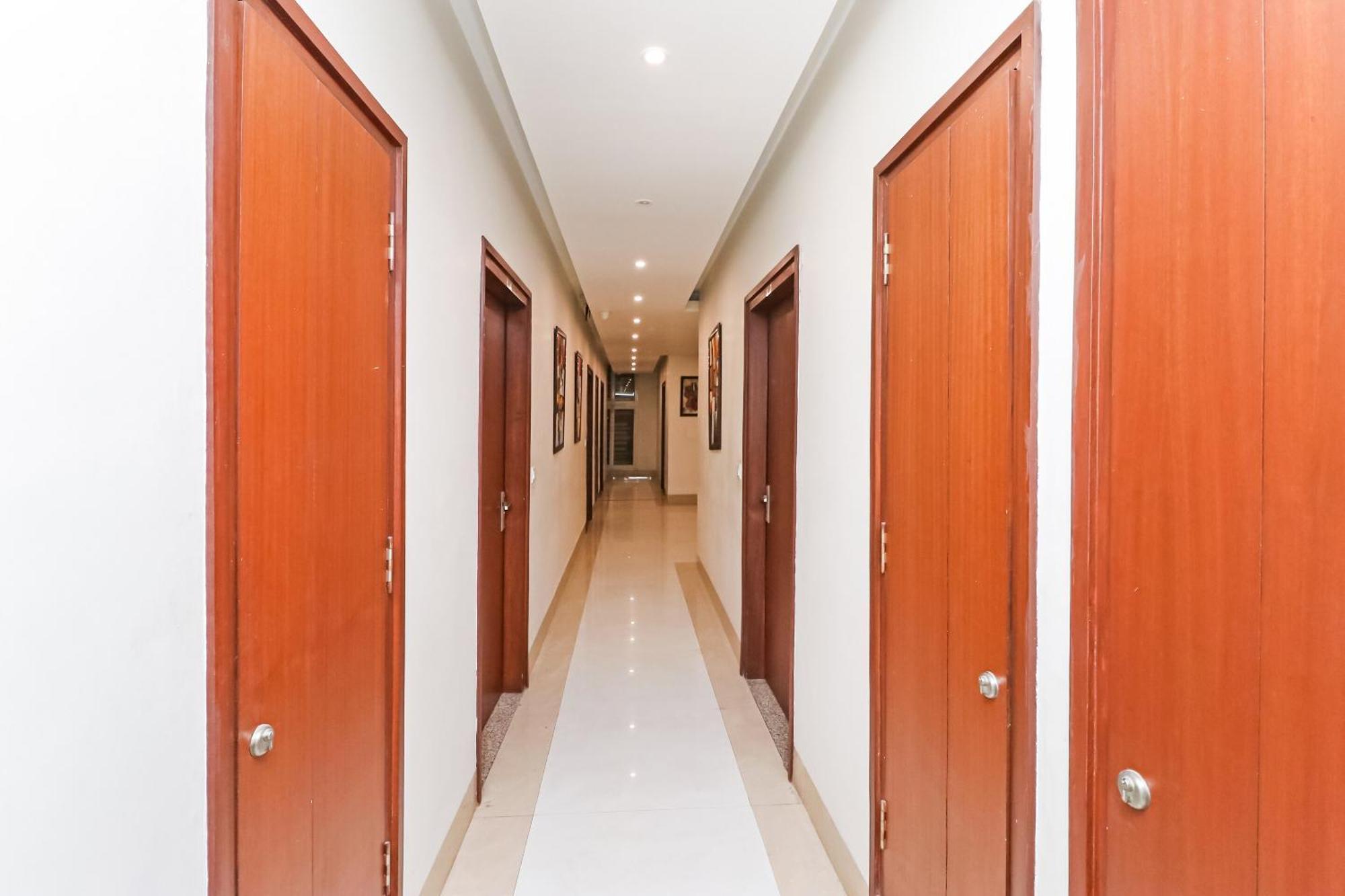 לקנאו Oyo Hotel New Geetanjali Near Gautam Buddha Park מראה חיצוני תמונה